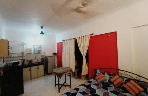 St.Stanislaus Villa House | Pet-Friendly Ivy Garden View: Family Stay in Lonavala