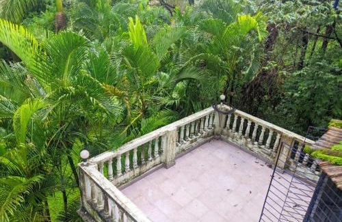 St.Stanislaus Villa House | Pet-Friendly Ivy Garden View: Family Stay in Lonavala