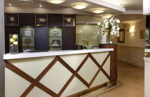 Ingatestone Hotel | Explore Ivy Hill Hotel: Family-Friendly with Great Amenities