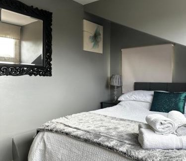 Skipsea House | Inviting Ivy House: Family-Friendly Cottage with Garden