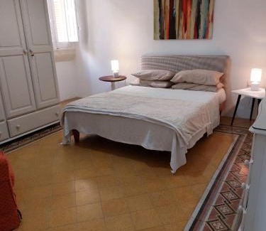 Tower Road Apartment | Cozy Ivy Rooms with Oceanfront Views and Delicious Breakfast