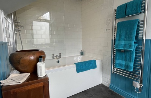 Windermere House | Experience Ivythwaite Lodge: 4-Star Stay with Breakfast