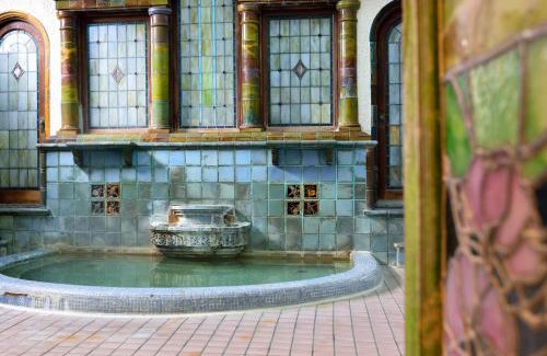 Fujisawa Hotel | Relaxing Iwamotoro: Enjoy Pool, Hot Tub & Family Fun