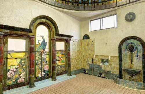 Fujisawa Hotel | Relaxing Iwamotoro: Enjoy Pool, Hot Tub & Family Fun