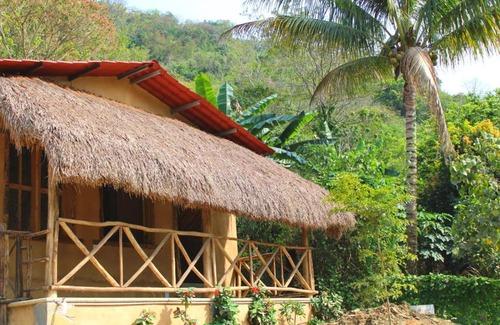 Huehuetlan Ski Chalet | Relaxing Ixak Cabañas: Pet & Child Friendly Retreat