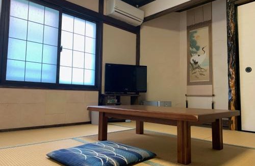 Miyoshi Hotel | Inviting Iya Kankou Ryokan with Hot Tub & Family-Friendly Amenities