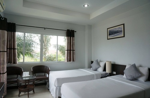 Hua Hin Hotel | Discover Iyara Hua Hin Lodge: Family-Friendly Retreat