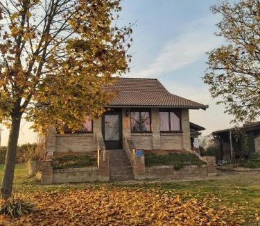 Opatovac House | Highly Rated Izletište Opatovac: Family-Friendly & Breakfast