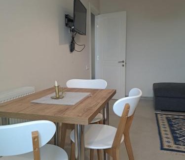 Kutaisi Apartment | Welcoming Izo's Home: Guest Rated 9.8, Family-Friendly Stay