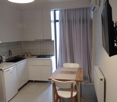 Kutaisi Apartment | Welcoming Izo's Home: Guest Rated 9.8, Family-Friendly Stay