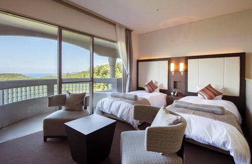Toba Hotel | Discover Izumigo Hotel Altia Toba: Pool, Spa & Dining Awaits