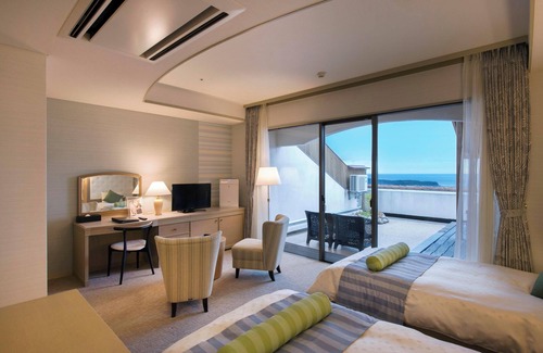 Toba Hotel | Discover Izumigo Hotel Altia Toba: Pool, Spa & Dining Awaits