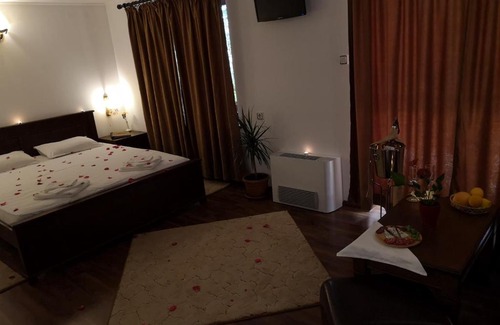 Dimovo Hotel | Izvor Hotel: Family-Friendly Stay with Pool & Breakfast