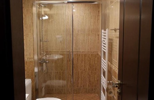 Dimovo Hotel | Izvor Hotel: Family-Friendly Stay with Pool & Breakfast