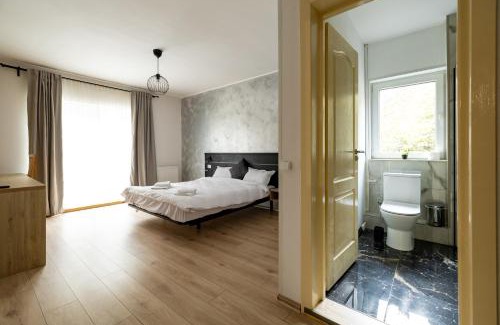 Rasnov House | Enchanting Izvorul lui Dracula: Pool & Family-Friendly Stay