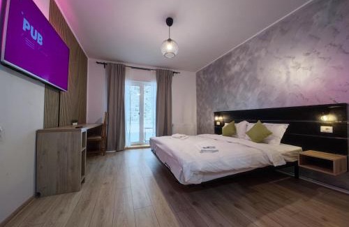 Rasnov House | Enchanting Izvorul lui Dracula: Pool & Family-Friendly Stay