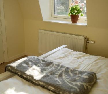 Enkoping Hotel | Jädra Gårdshotel: Pet-Friendly Stay with Top Comfort