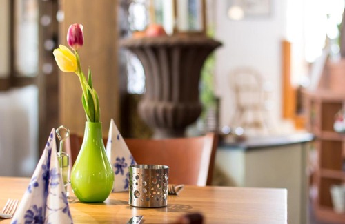 Niedernhall Hotel | Discover Jäger's Landhaus Rössle: Pet-Friendly Retreat