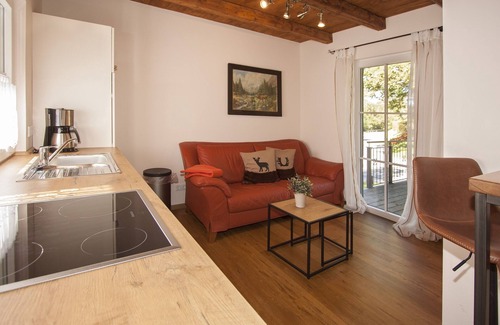 Gellinghausen Apartment | Cozy Jägerhaus with Breakfast for a Perfect Getaway