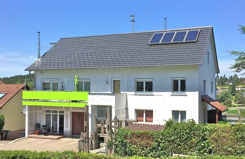 Bad Duerrheim Apartment | Cozy Jägerhaus-Hochemmingen: Pet-Friendly Ocean View Stay