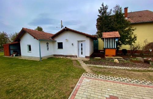 Locs House | Pet-Friendly Getaway at Jägerlodge for Families