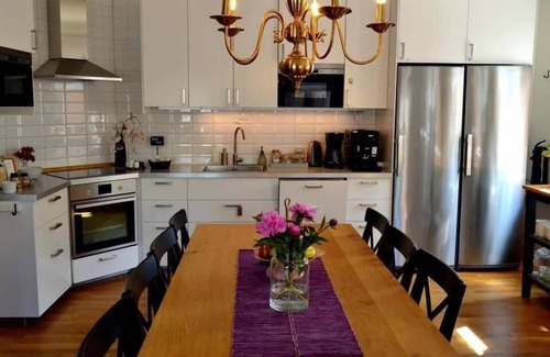 Norra Skara Bed & Breakfast | Comfort and Convenience at Järnvägshotellet B & B