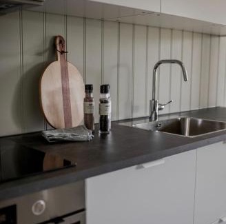 Lyngdal Apartment | Family-Friendly Retreat at Jåsund SunView with High Ratings