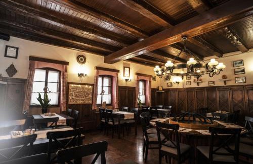 Sopron Hotel | Discover Jégverem Fogadó: Pet-Friendly with Breakfast