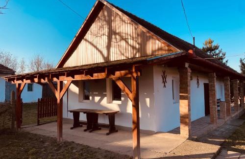 Varsany House | Jóbarát Vendégház