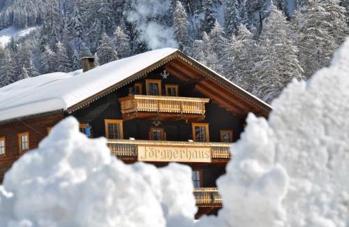 Glor Apartment | Pet-Friendly Jörgnerhaus: 4-Star Stay with Hot Tub Bliss
