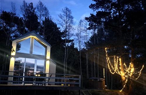 Nica House | Cozy Jūrmalciema Namiņi with Oceanfront Views & Hot Tub