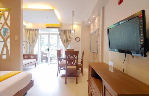Nasugbu Apartment | Pet-Friendly J-607B Pico de Loro with Pool Access