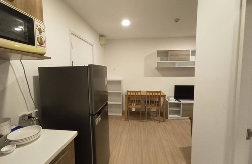 Samae Dam Condo | Discover Comfort at J Condo Rama 2 with Breakfast Included