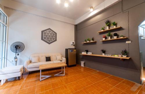 Betong Villa | Cozy J Cube Betong - Family-Friendly Private House Retreat