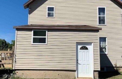 Ludington House | Discover Family-Friendly Comfort at J.E.M. House
