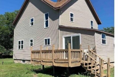 Ludington House | Discover Family-Friendly Comfort at J.E.M. House
