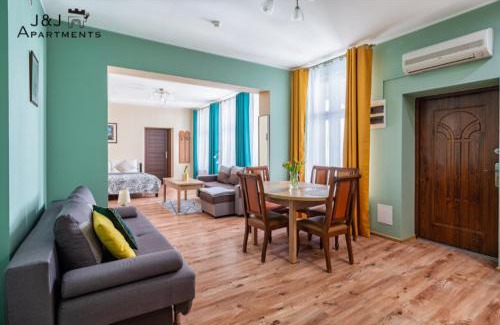 Stare Miasto Apartment | Guest Rated: J&J Apartments with Family-Friendly Amenities