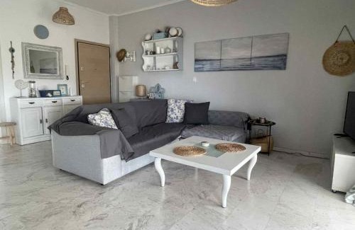 Paralia Ofryniou Apartment | Top-Rated J&J Seaview Apartment - Perfect for Families