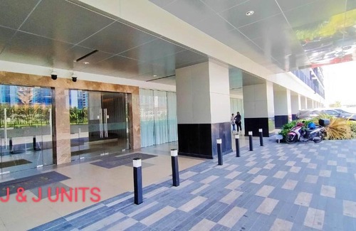 Barangay 76 Apartment | Guest Rated 10/10: J & J UNIT 1 at SMDC Shore Residences
