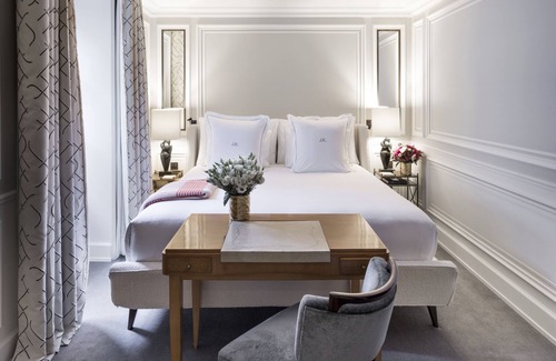 Quartier des Invalides Hotel | Experience Luxury at J.K. Place Paris - Guest Rated 9.8