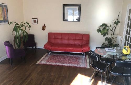 Bourges Apartment | Cozy J'offre Apartment: Child-Friendly with Kitchen Access