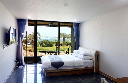 Andeok Hotel | Eco-Friendly Comfort at J Raum: Rated 9/10 by Guests