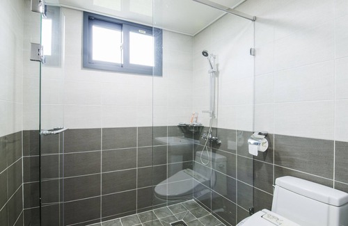 Andeok Hotel | Eco-Friendly Comfort at J Raum: Rated 9/10 by Guests