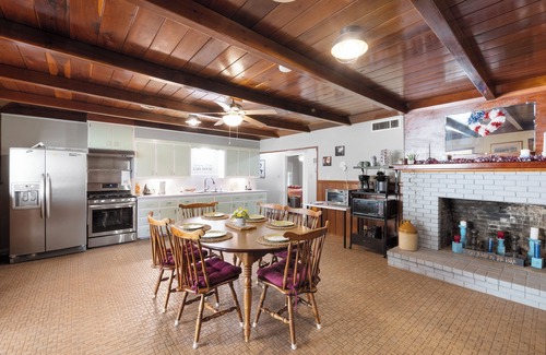 Lake Whitney House | Experience J's Place on Lake Whitney with Ocean Views