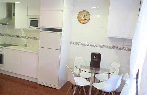 Ezcaray Apartment | Discover J Travesía Calvario Apartment with Pool & Spa