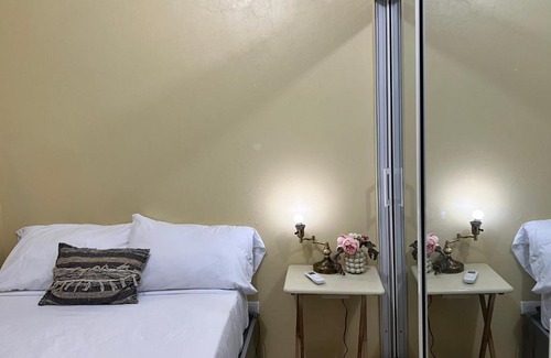 Los Maestros Apartment | Top-Rated J&W Apartment: Ideal for Families and Budget Travelers