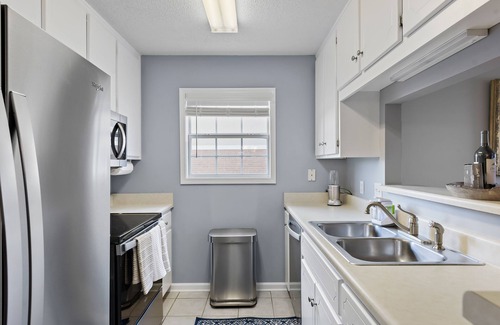 Enterprise House | J&Y Family Townhouse: Guest Rated 9.8 with Spa & Breakfast