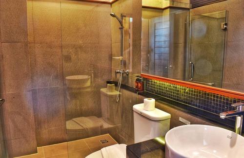 Chaweng City Center Hotel | Top-Rated J4 Hotel Samui with Pool and Breakfast Included