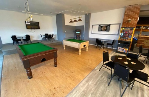 Sandown Resort | Pet-Friendly J6 Static Caravan at Fairway Holiday Park