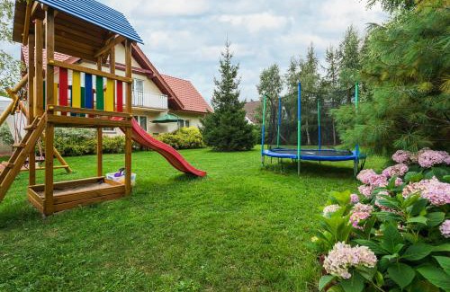 Bialogora Apartment | Top-Rated JAŁOWCOWA 11: Family-Friendly with Pool Access